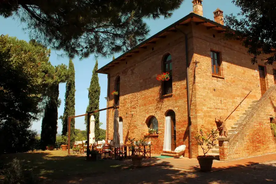 La cascina e il cortile